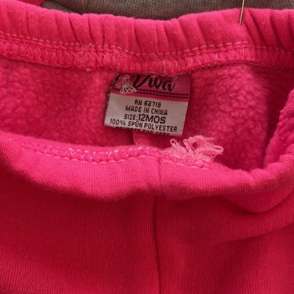 Hot pink sweatshirt and sweatpants set 12 months - Picture 4 of 5
